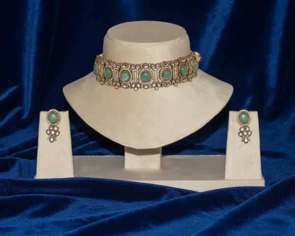 Green_Brass_Necklace_Set_For_Women